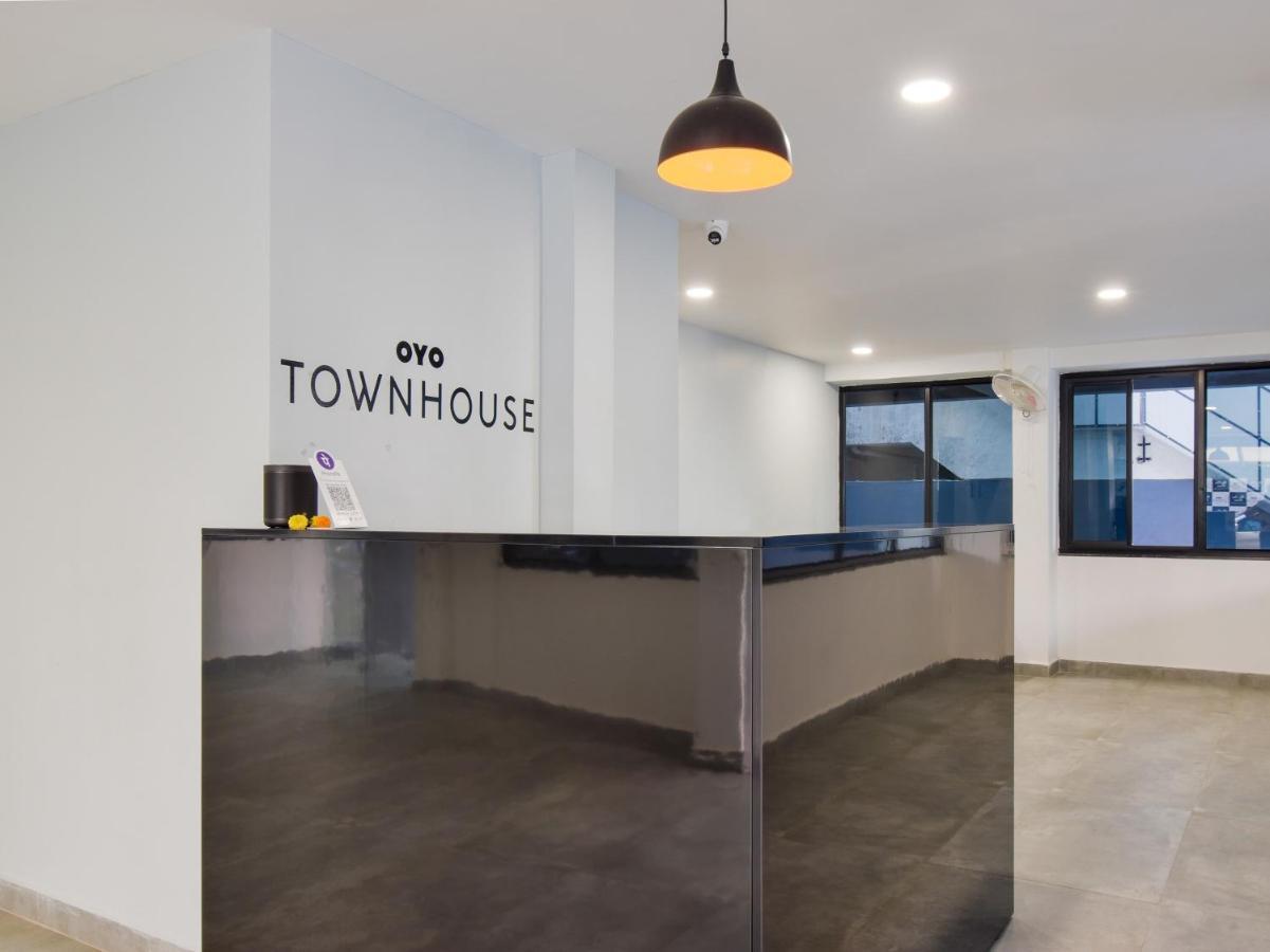 Oyo Townhouse 498 Hotel Western Нагпур Екстериор снимка
