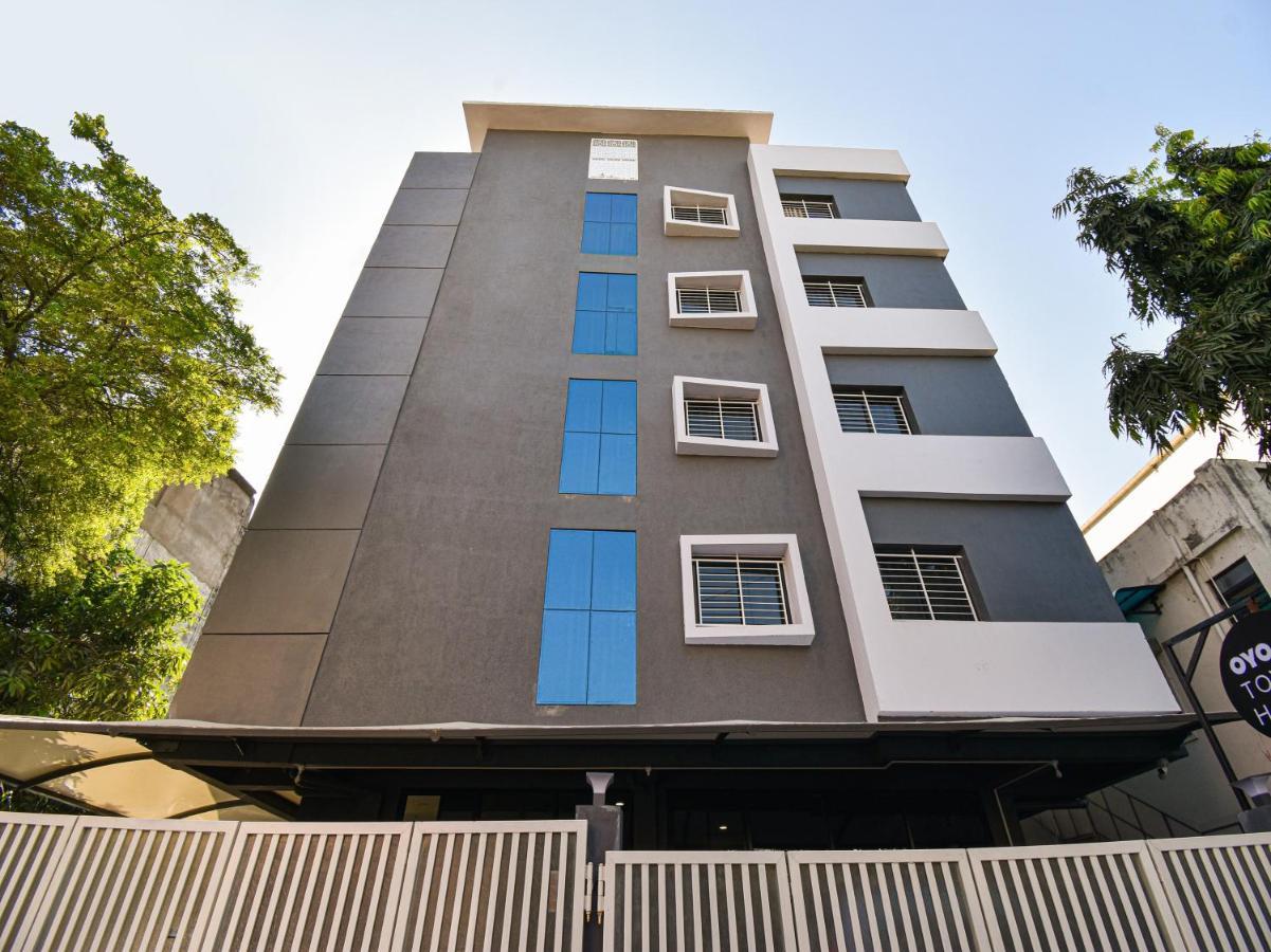 Oyo Townhouse 498 Hotel Western Нагпур Екстериор снимка