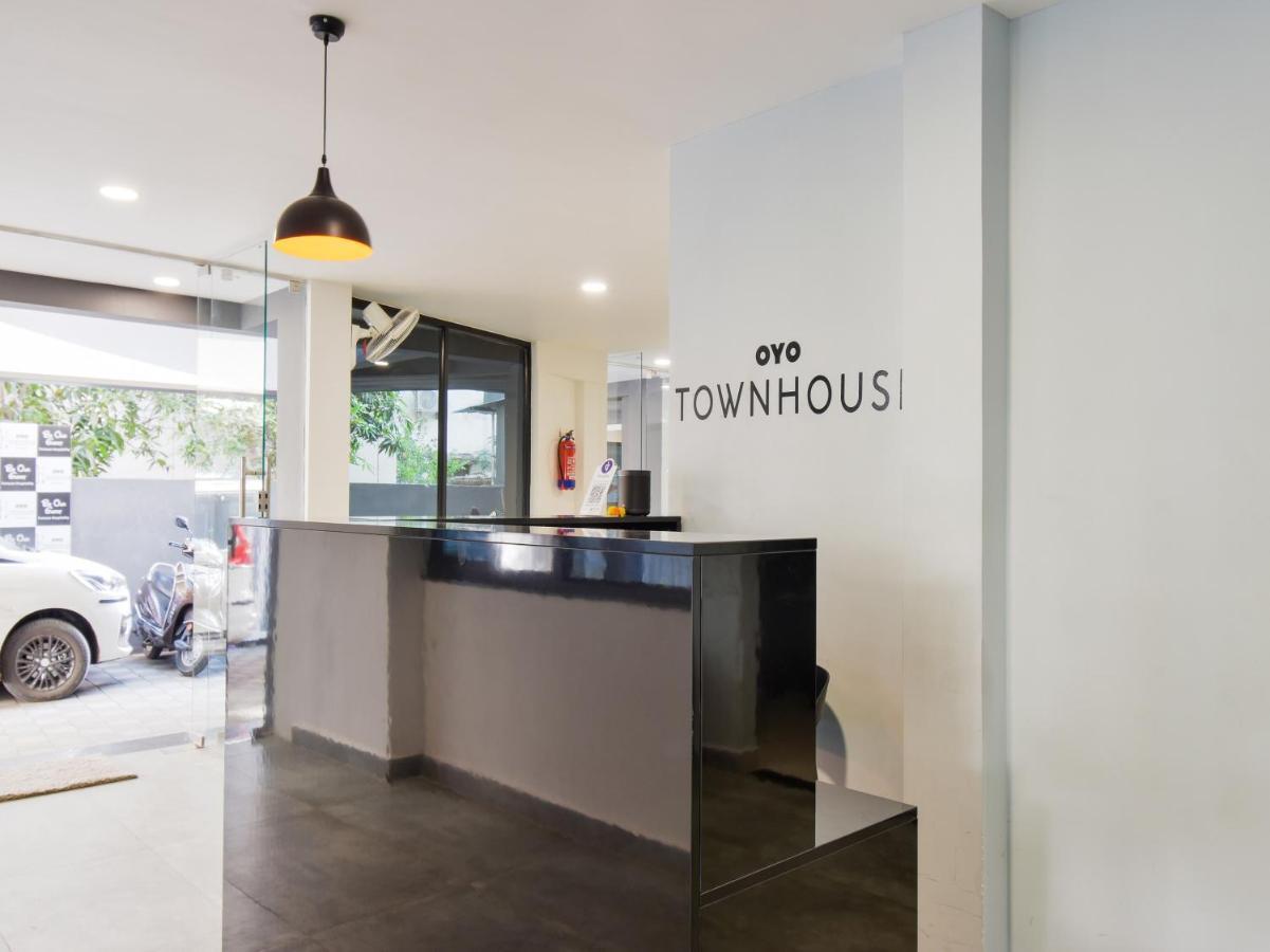 Oyo Townhouse 498 Hotel Western Нагпур Екстериор снимка